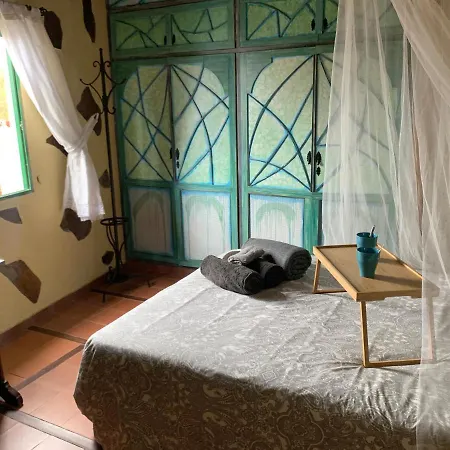 Autentica Casita Rural En *